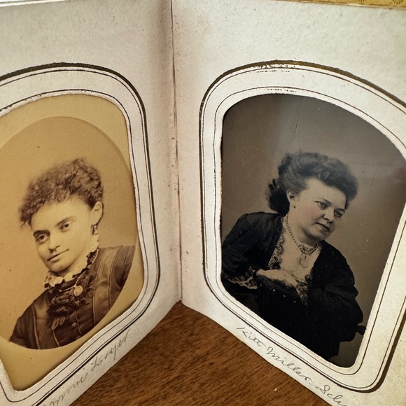 Antique Ornate Black and Brown Photo Album - Picture 4 of 8